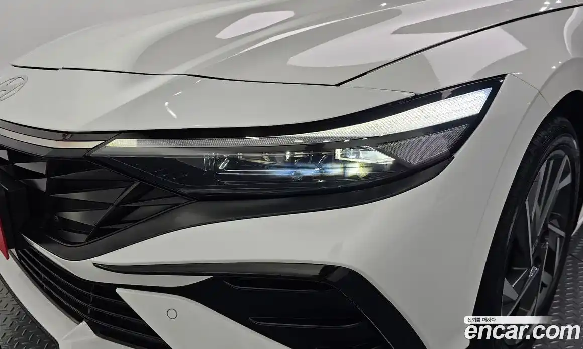 Hyundai Avante 2024 1.6 автомат (гидро), фото 8
