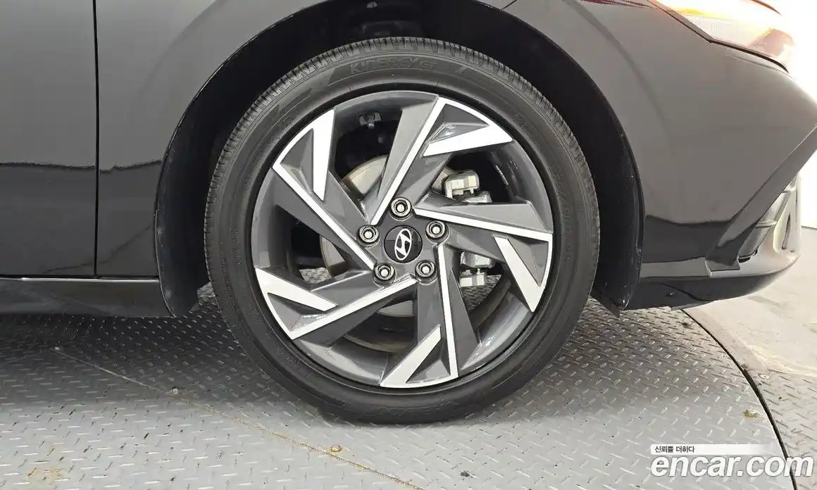 Hyundai Avante 2025 1.6 автомат (гидро), фото 7