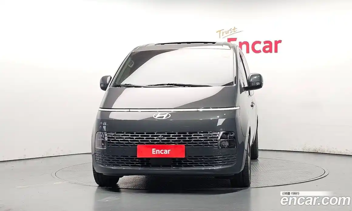 Hyundai Staria 2025 2.2 автомат (гидро), фото 3