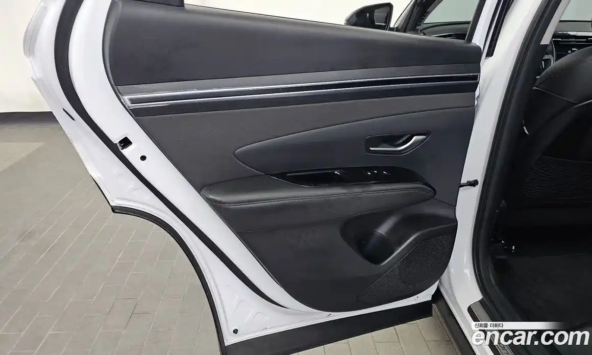Hyundai Tucson 2023 1.6 автомат (гидро), фото 15
