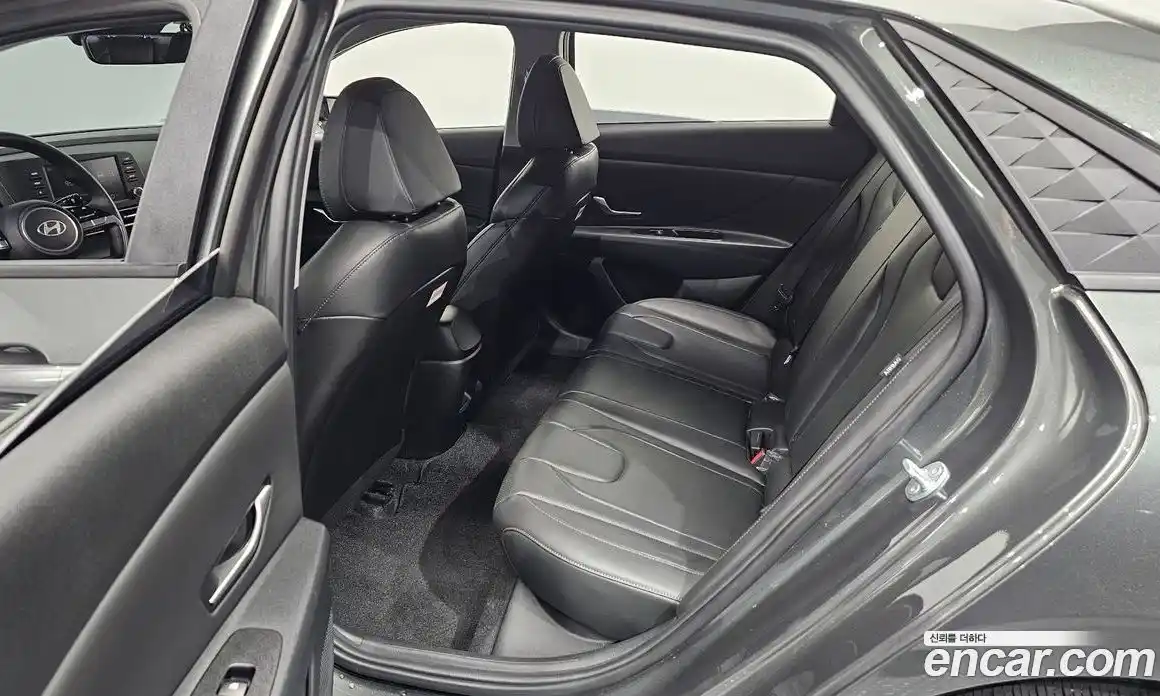 Hyundai Avante 2024 1.6 автомат (гидро), фото 12