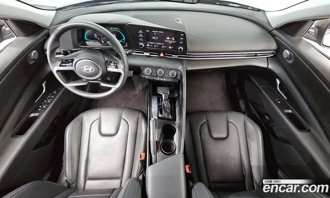 Hyundai Avante 2024 1.6 автомат (гидро), фото 7