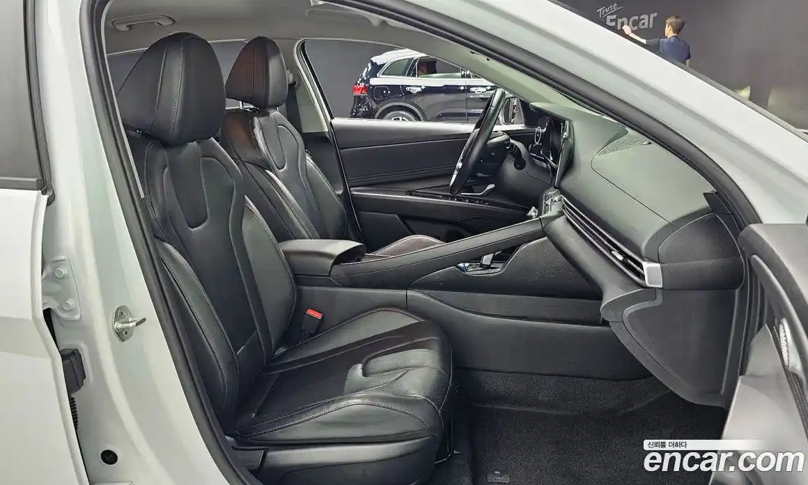 Hyundai Avante 2022 1.6 автомат (гидро), фото 18