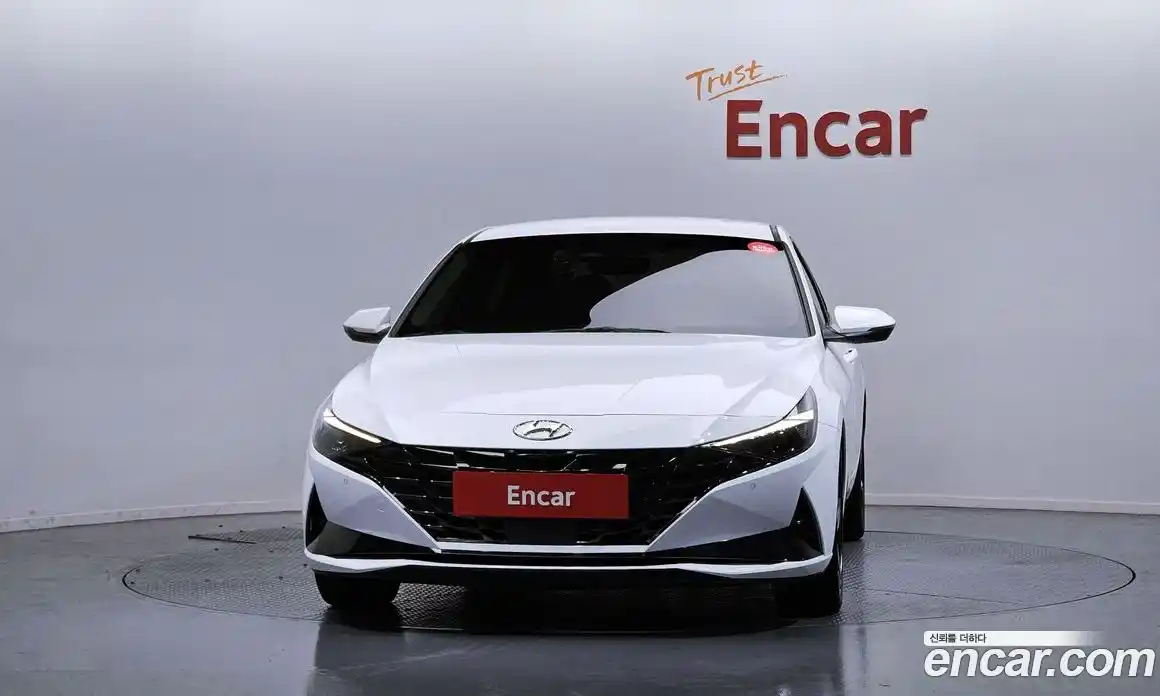 Hyundai Avante 2022 1.6 автомат (гидро), фото 3