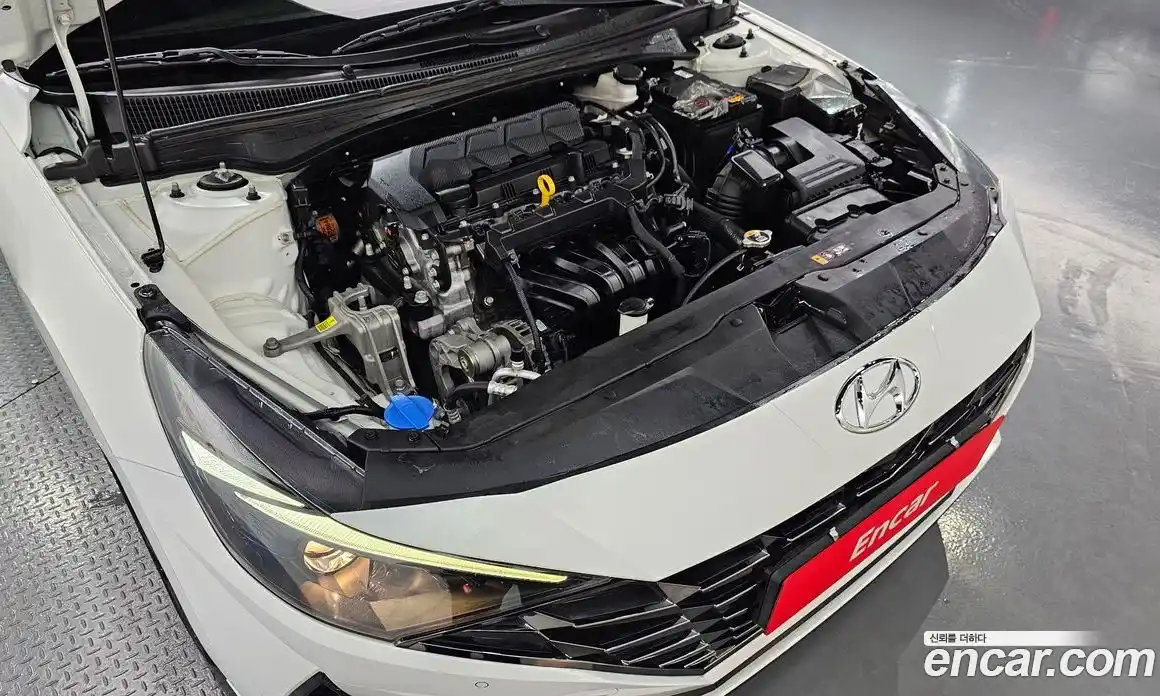 Hyundai Avante 2022 1.6 автомат (гидро), фото 6