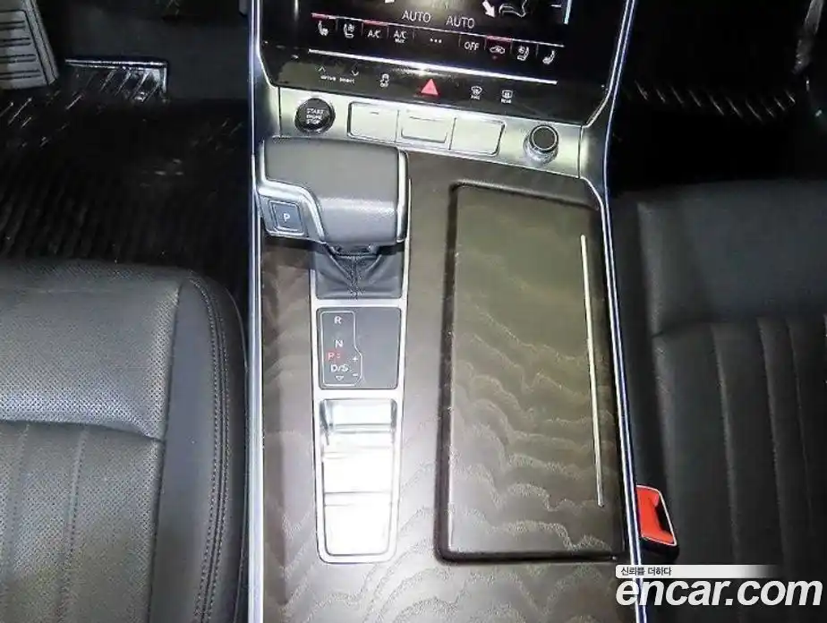 Audi A6 2023 2.0 автомат (гидро), фото 12
