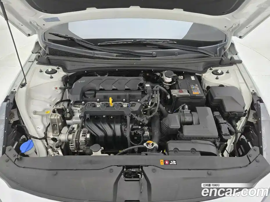 Hyundai Avante 2022 1.6 автомат (гидро), фото 17