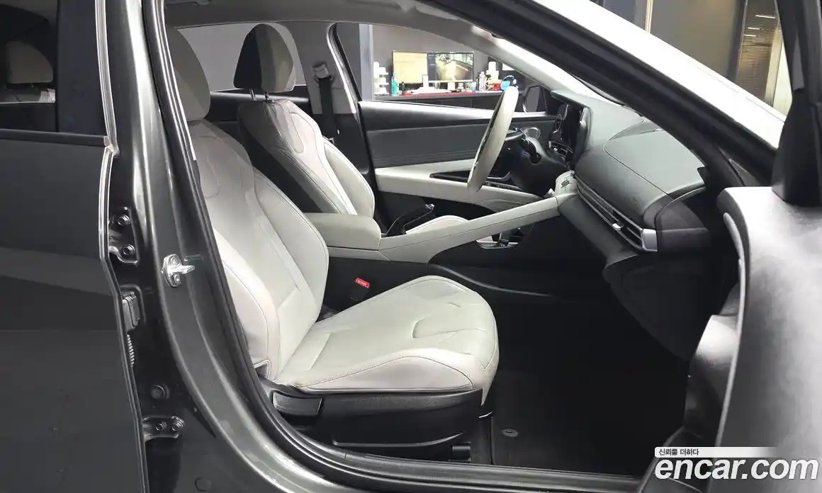 Hyundai Avante 2020 1.6 автомат (гидро), фото 17