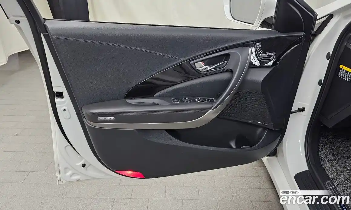 Hyundai Grandeur 2016 2.4 автомат (гидро), фото 14
