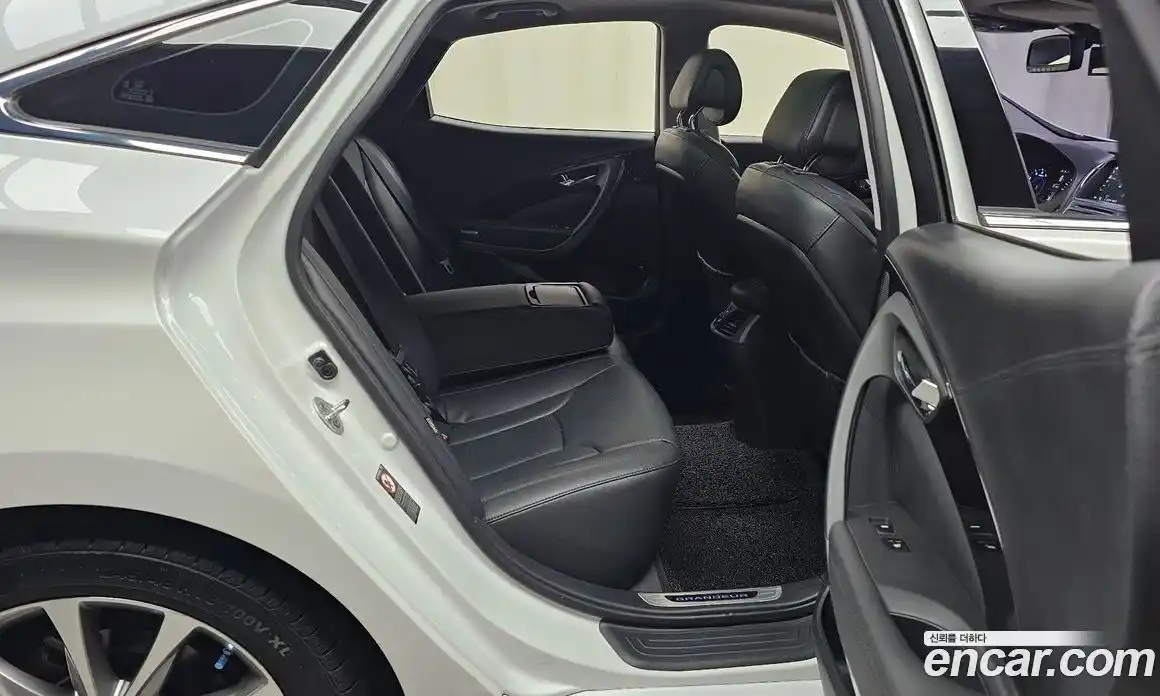 Hyundai Grandeur 2016 2.4 автомат (гидро), фото 17