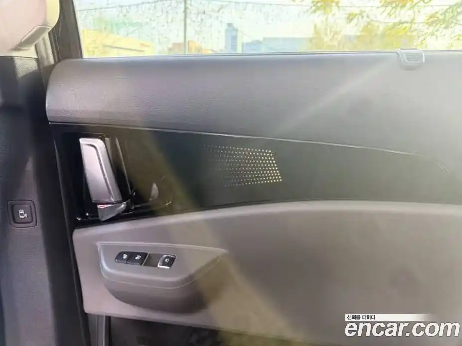 Kia Carnival 2025 1.6 автомат (гидро), фото 15