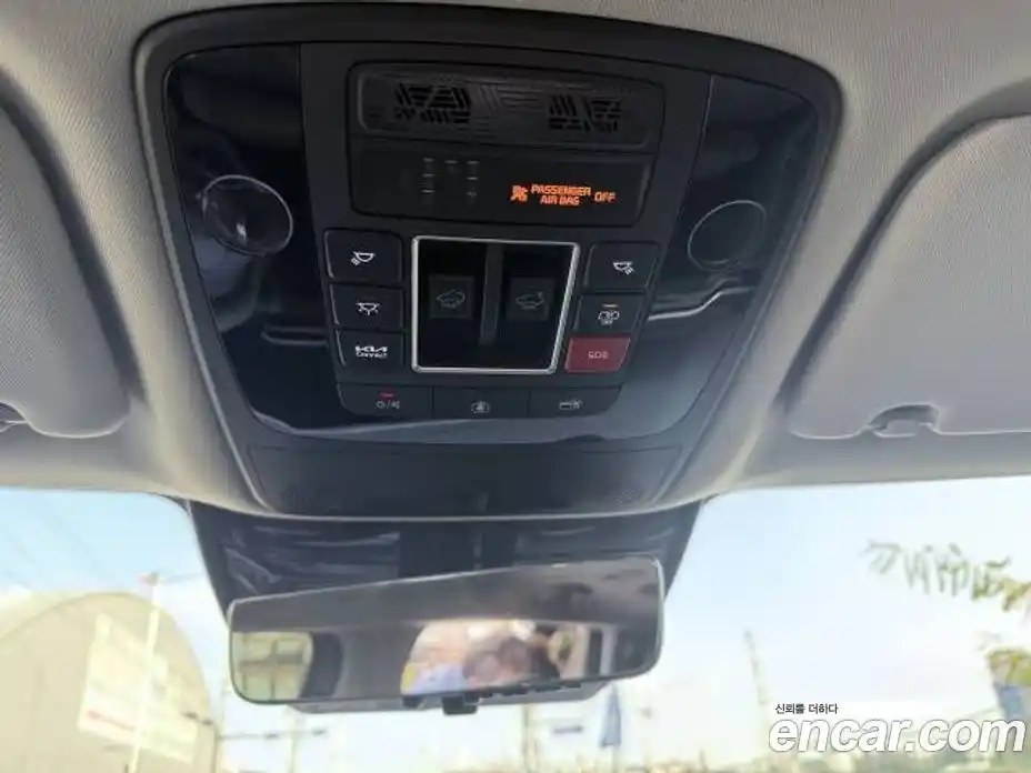 Kia Carnival 2025 1.6 автомат (гидро), фото 17