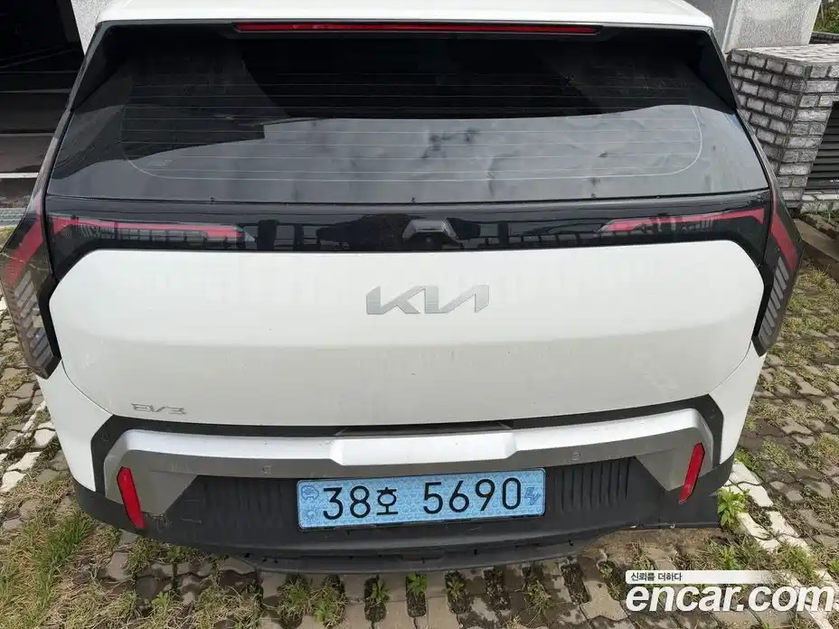 Kia EV3 2025 автомат (гидро), фото 8