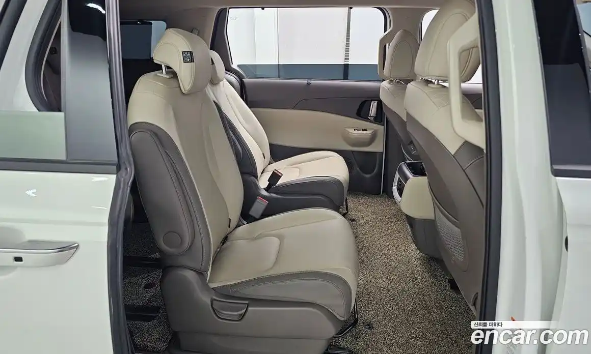 Kia Carnival 2025 2.2 автомат (гидро), фото 18
