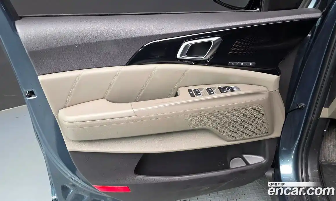 Kia Carnival 2024 1.6 автомат (гидро), фото 15