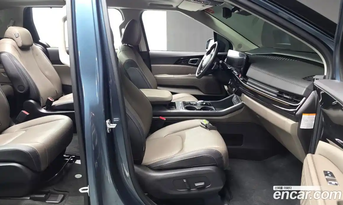 Kia Carnival 2024 1.6 автомат (гидро), фото 16