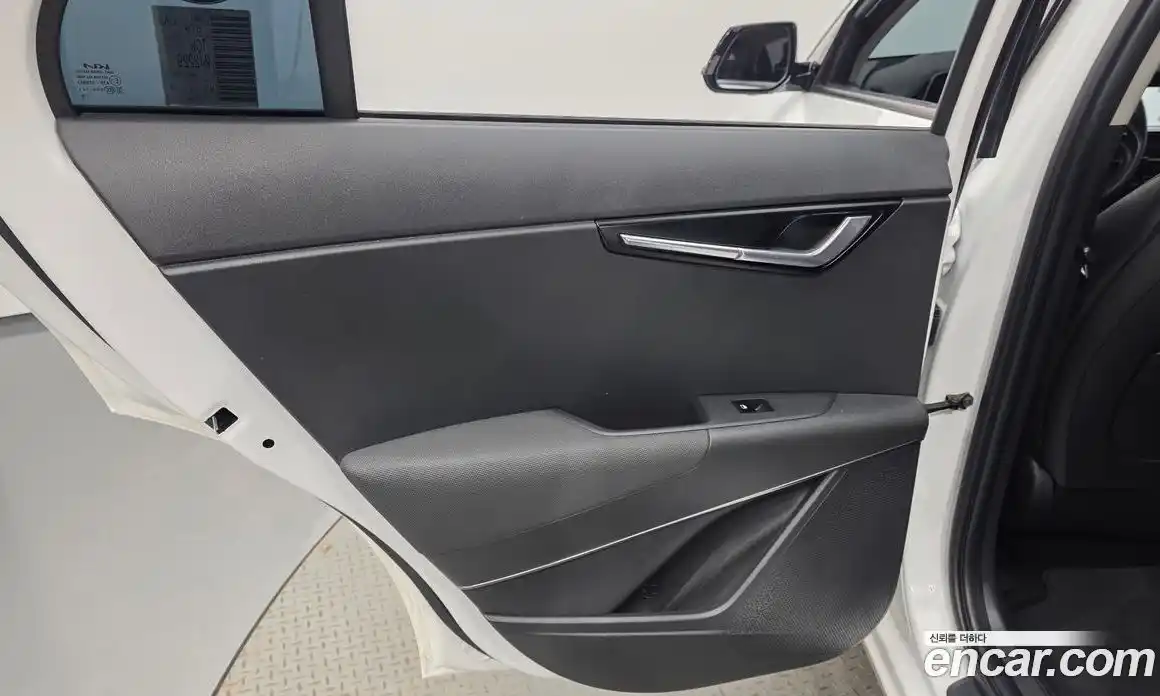 Kia Niro 2023 0.2 автомат (гидро), фото 15