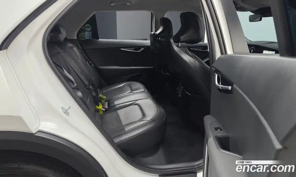 Kia Niro 2023 0.2 автомат (гидро), фото 17