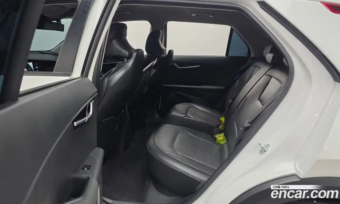Kia Niro 2023 0.2 автомат (гидро), фото 18