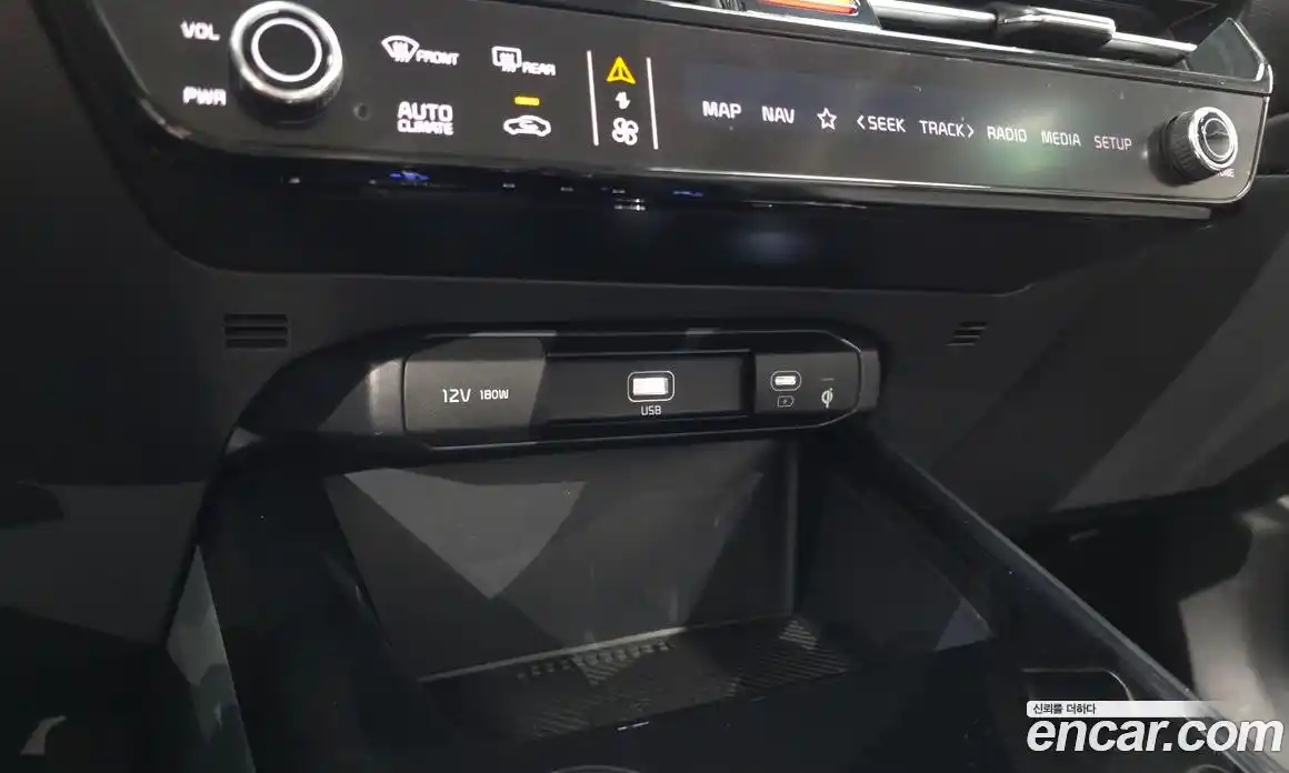 Kia Niro 2023 0.2 автомат (гидро), фото 29