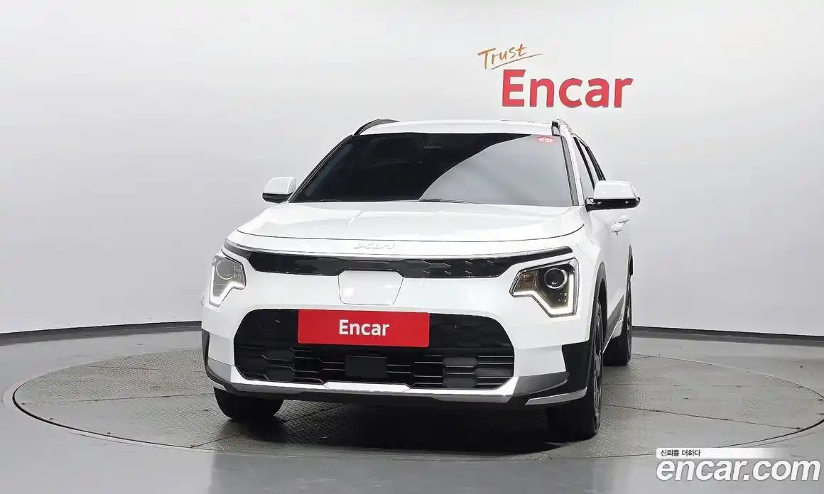 Kia Niro 2023 0.2 автомат (гидро), фото 3