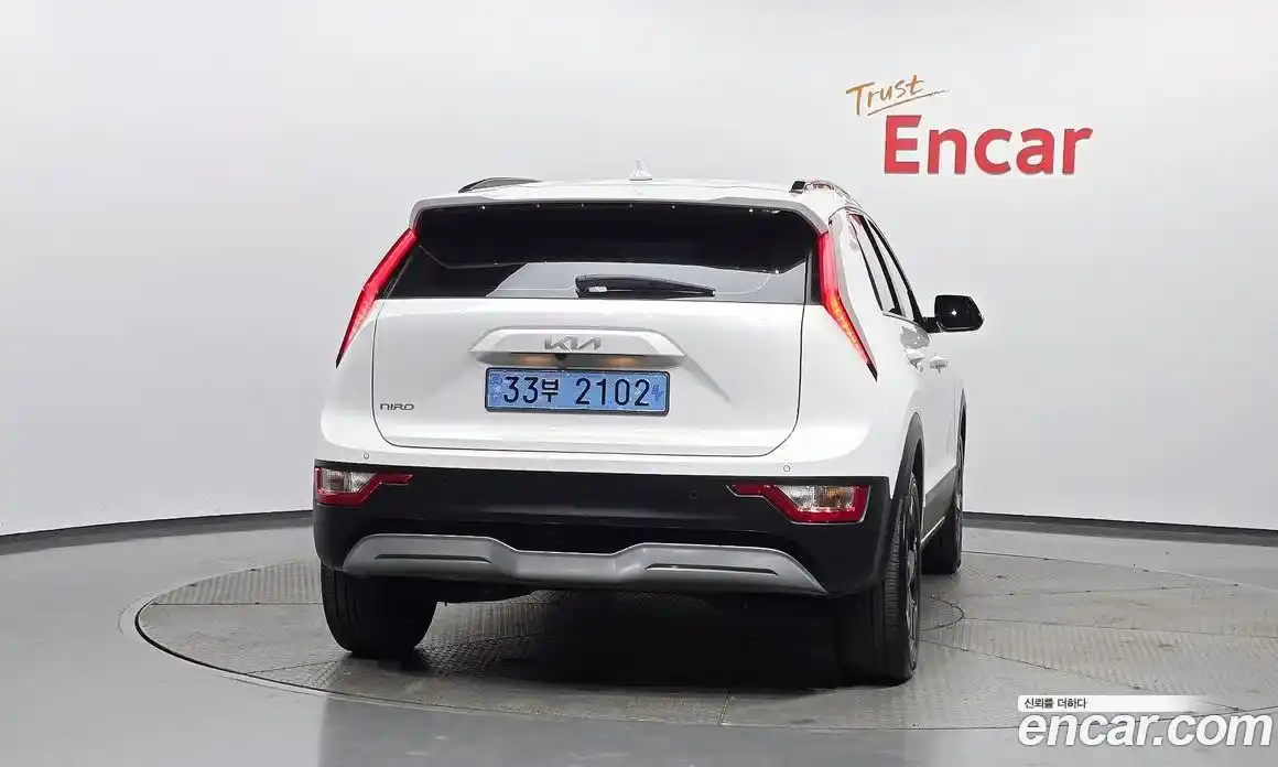 Kia Niro 2023 0.2 автомат (гидро), фото 4