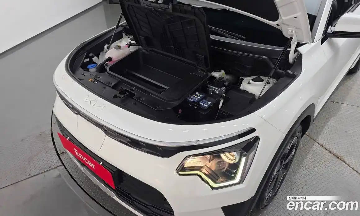 Kia Niro 2023 0.2 автомат (гидро), фото 6