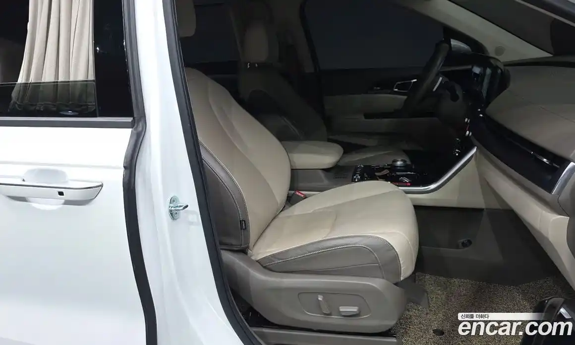 Kia Carnival 2023 3.5 автомат (гидро), фото 11
