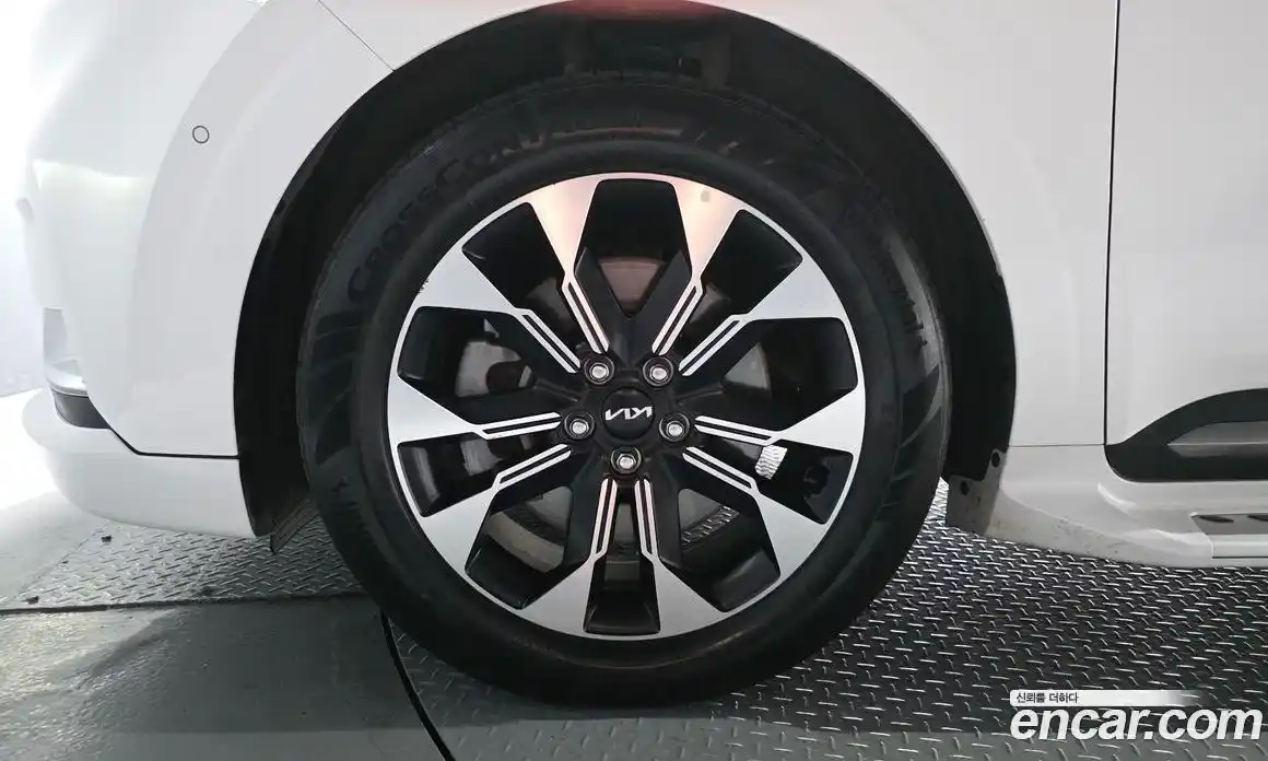 Kia Carnival 2023 3.5 автомат (гидро), фото 5