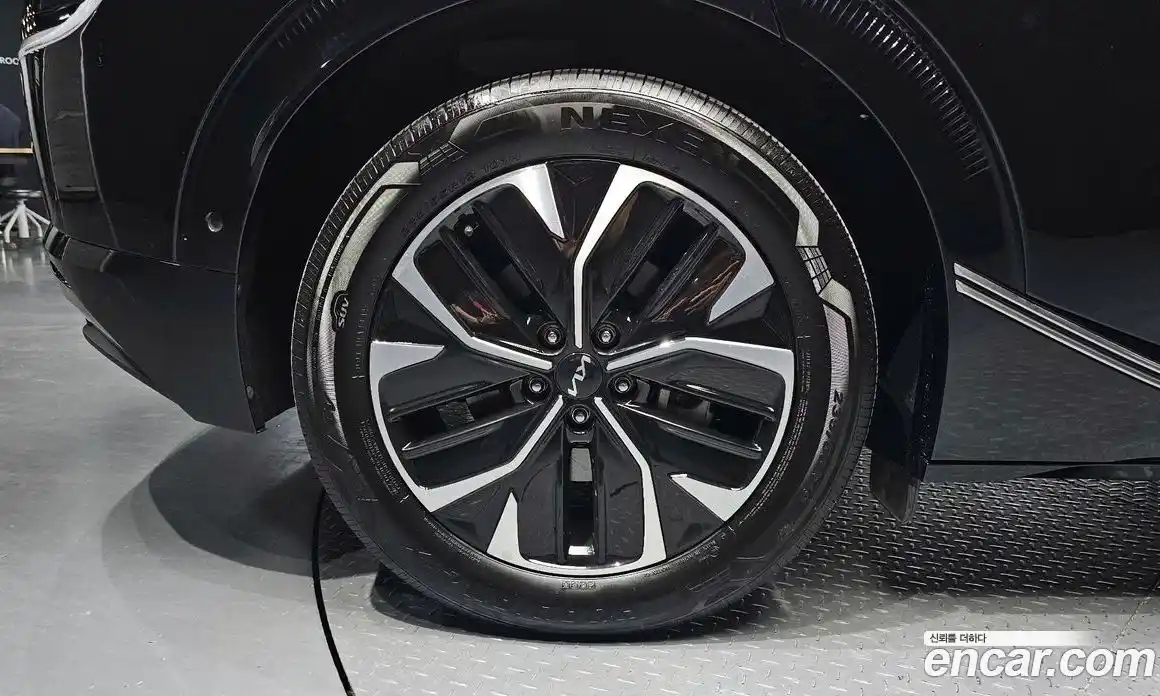 Kia EV6 2023 0.1 автомат (гидро), фото 6