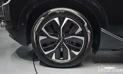 Kia EV6 2023 0.1 автомат (гидро), миниатюра 6