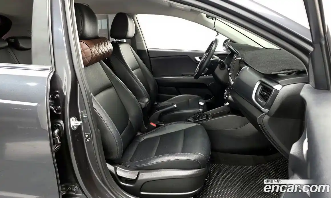 Kia Stonic 2019 1.4 автомат (гидро), фото 16