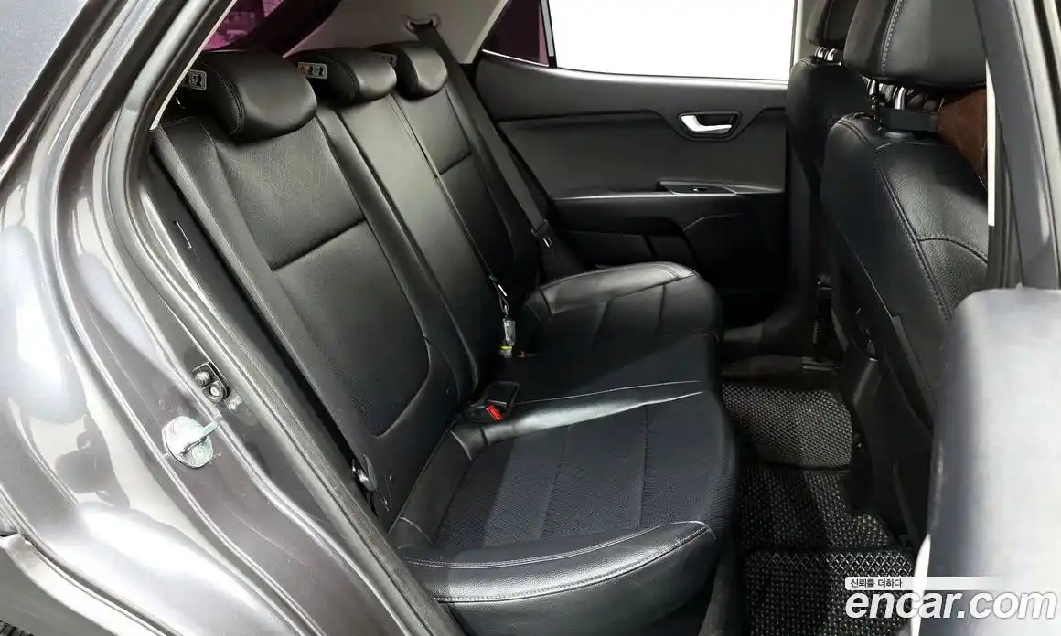 Kia Stonic 2019 1.4 автомат (гидро), фото 17