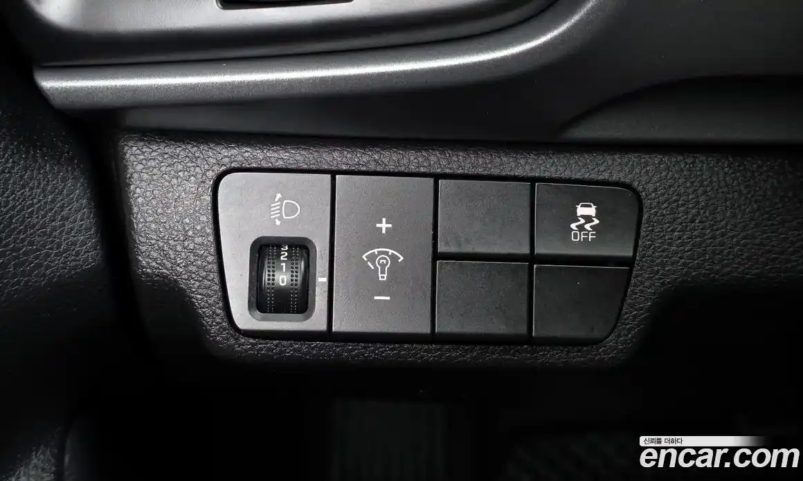 Kia Stonic 2019 1.4 автомат (гидро), фото 27