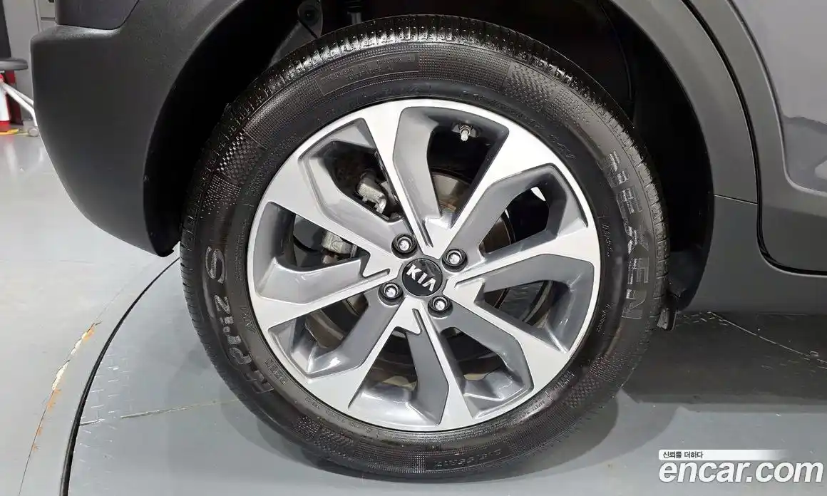 Kia Stonic 2019 1.4 автомат (гидро), фото 5