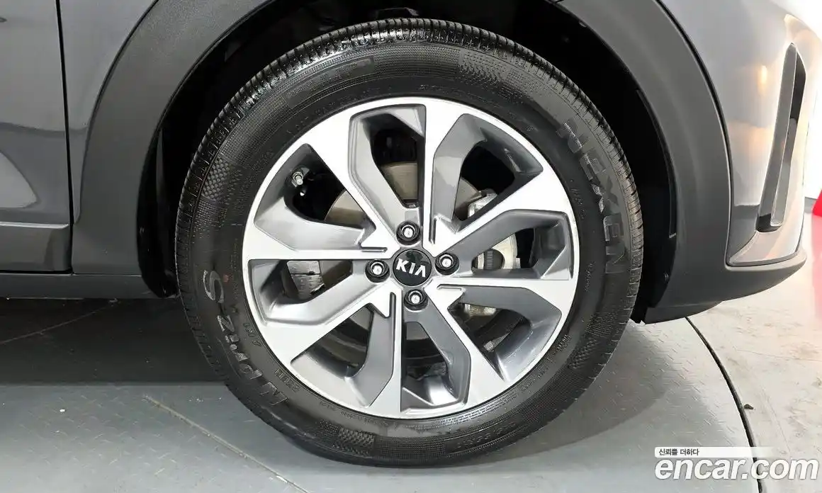 Kia Stonic 2019 1.4 автомат (гидро), фото 7