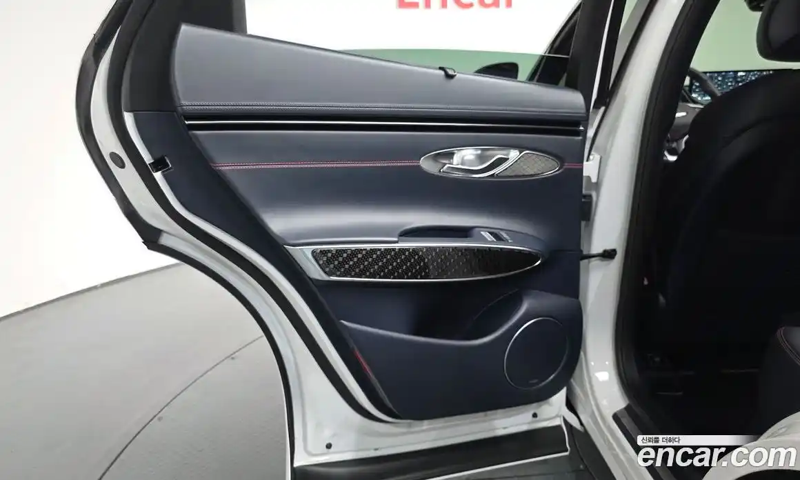 Genesis GV70 2023 2.5 автомат (гидро), фото 14