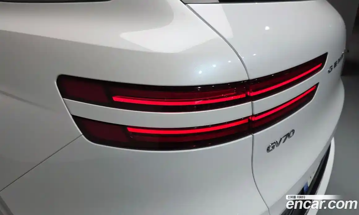 Genesis GV70 2023 2.5 автомат (гидро), фото 8
