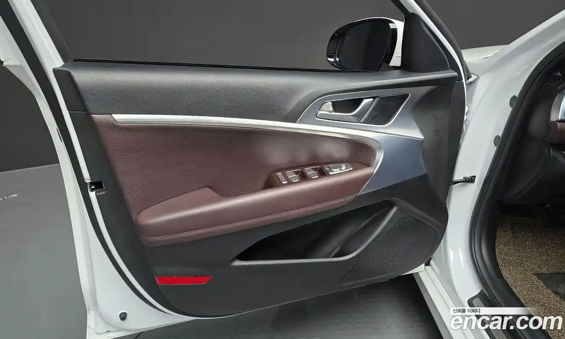 Genesis G70 2022 2.0 автомат (гидро), фото 14