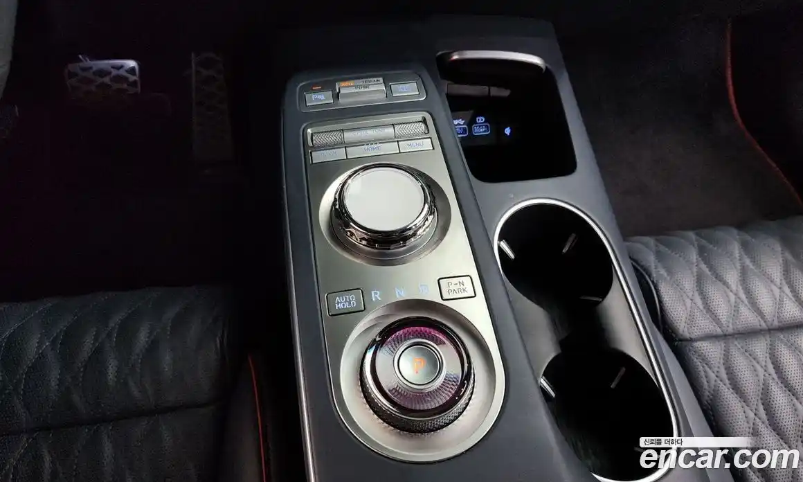 Genesis GV70 2023 2.5 автомат (гидро), фото 12