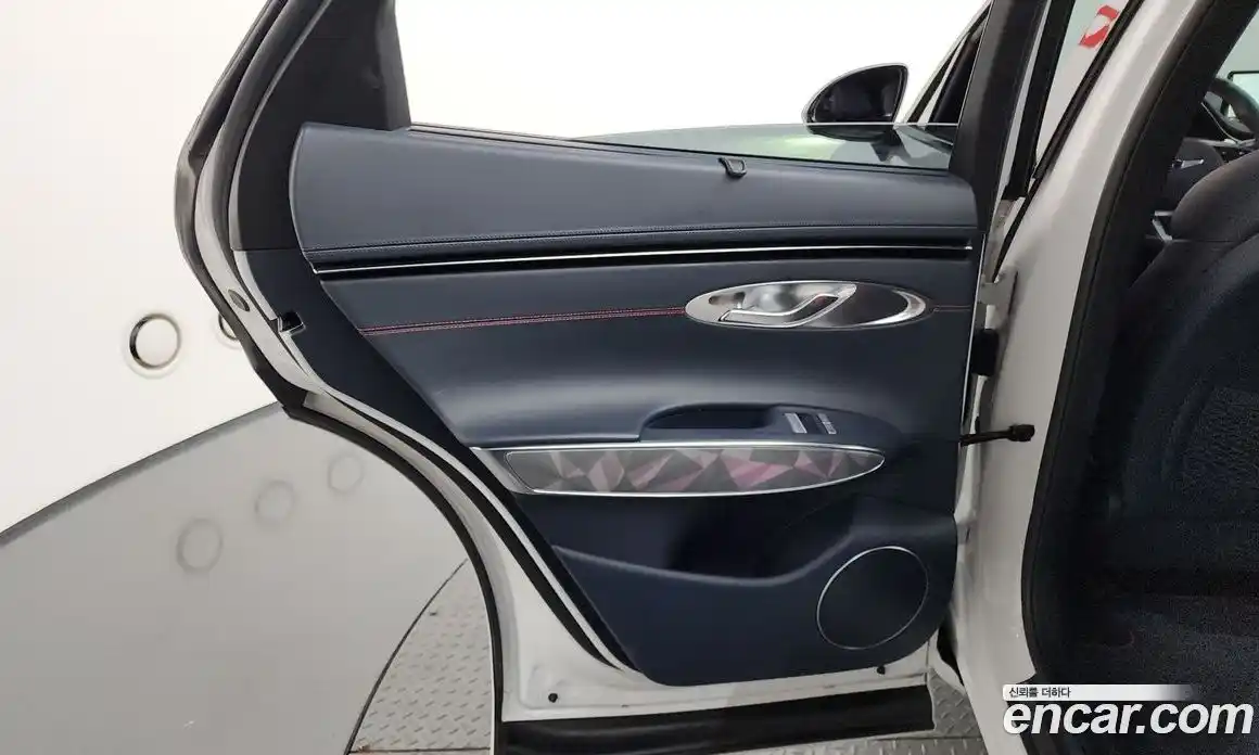 Genesis GV70 2023 2.5 автомат (гидро), фото 15