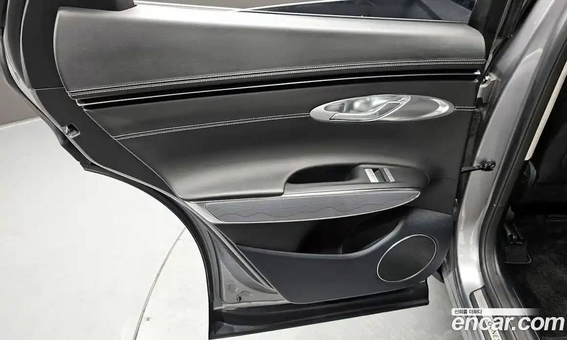 Genesis GV70 2023 2.5 автомат (гидро), фото 15