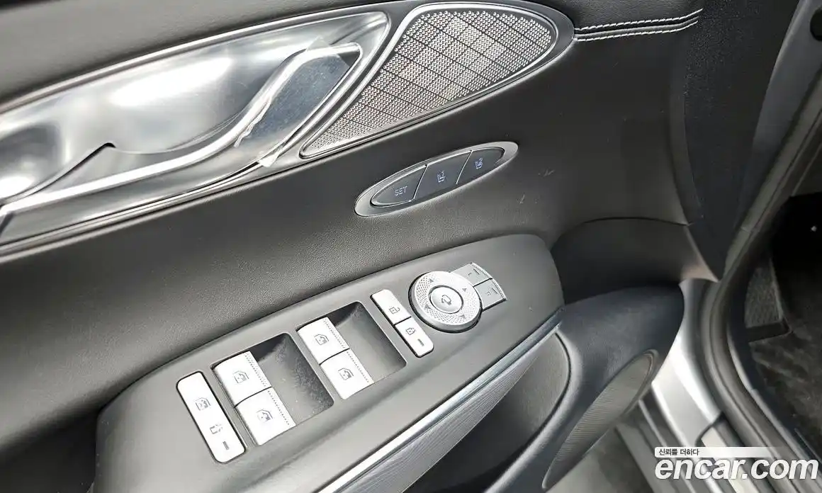 Genesis GV70 2023 2.5 автомат (гидро), фото 22