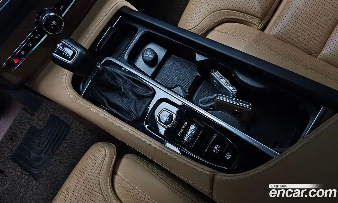 Volvo XC90 2018 2.0 автомат (гидро), фото 11