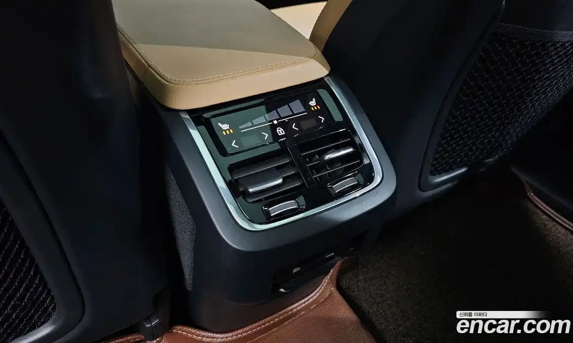 Volvo XC90 2018 2.0 автомат (гидро), фото 24