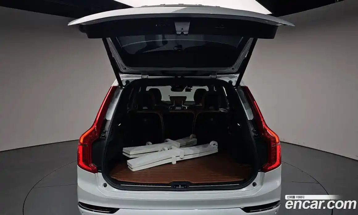 Volvo XC90 2018 2.0 автомат (гидро), фото 25