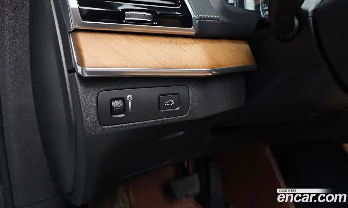 Volvo XC90 2018 2.0 автомат (гидро), фото 30