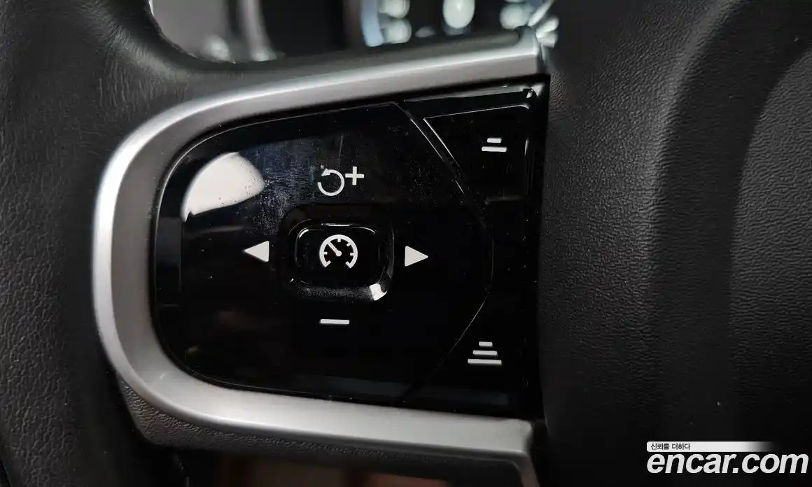 Volvo XC90 2018 2.0 автомат (гидро), фото 31