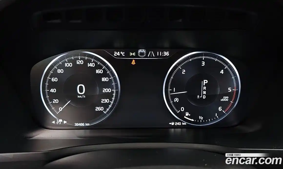 Volvo XC90 2018 2.0 автомат (гидро), фото 10