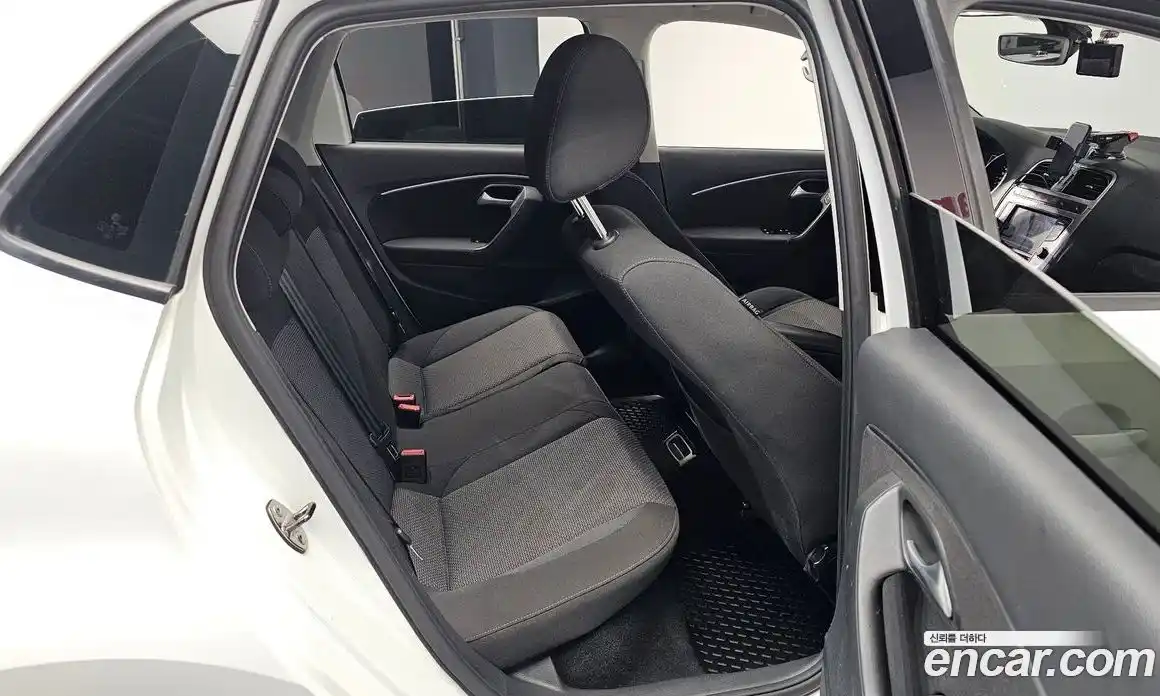 Volkswagen Polo 2015 1.4 автомат (гидро), фото 11